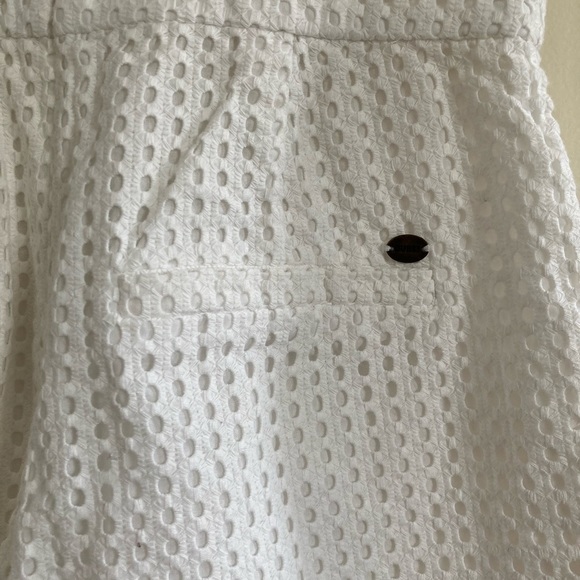 Guess white eyelet romper with adjustable straps and pockets. Size 2 - Picture 3 of 11